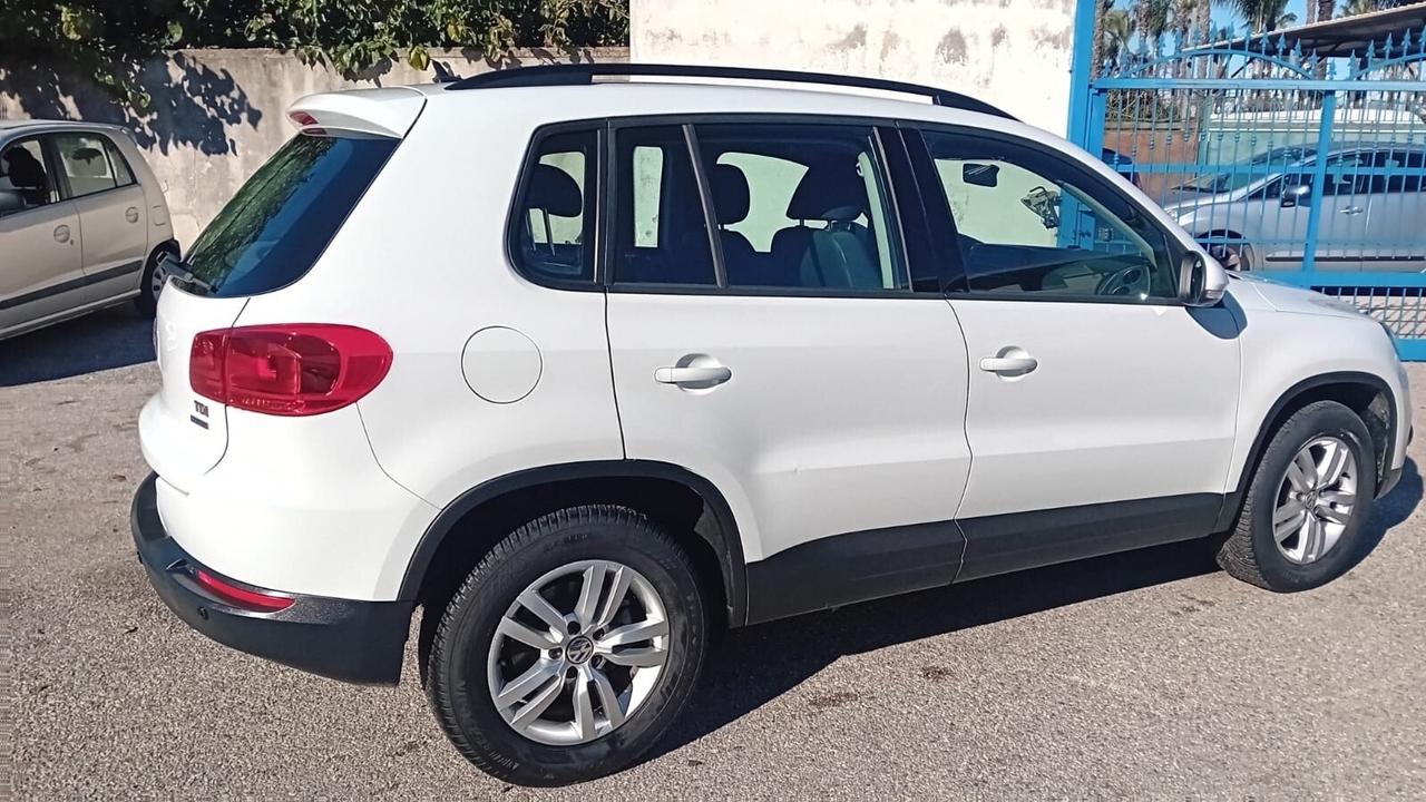 Volkswagen tiguan 2.0 tdi- full-2015