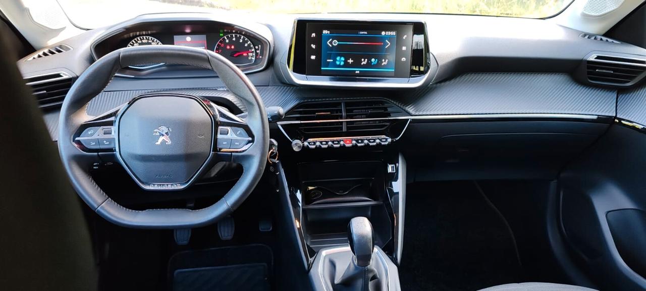 Peugeot 208 KM 4.500