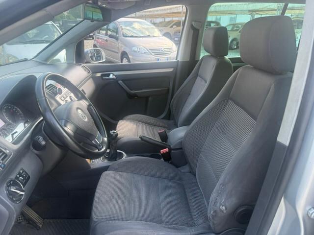Volkswagen Touran 2.0 TDI 136CV Highline 7 POSTI