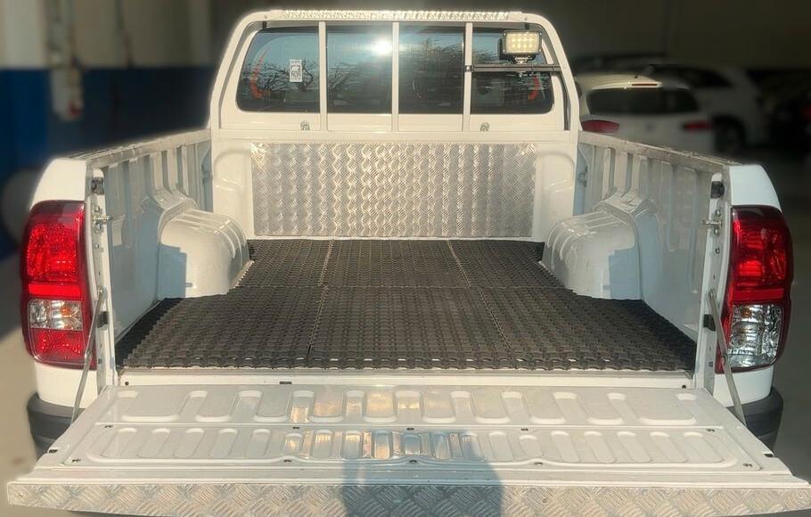 Toyota Hilux 2.4 D-4D Extra Cab Comfort 4x4 — 150 CV | 07/2021 | 28.100 km