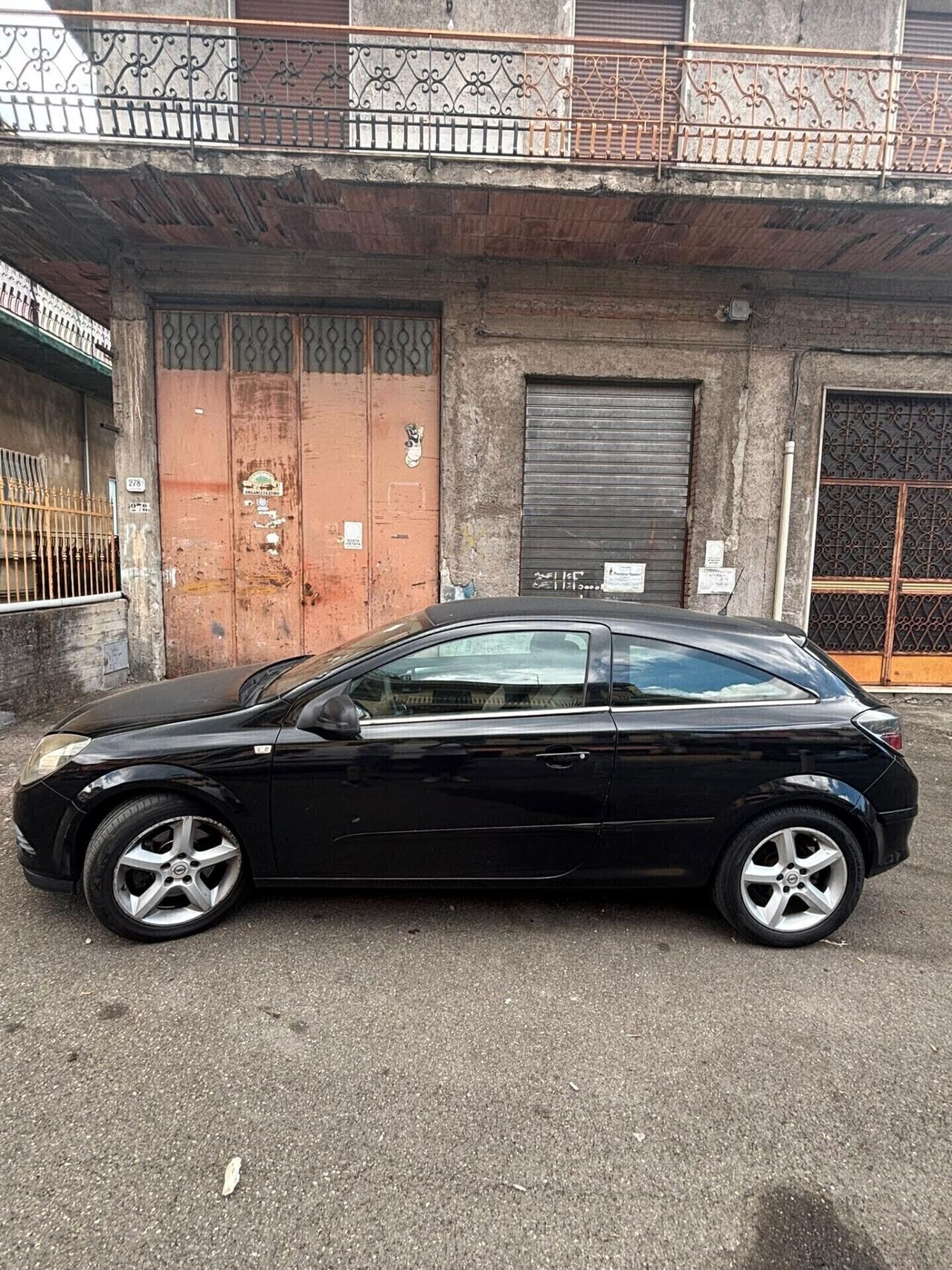 Opel Astra GTC 1.7 CDTI 125CV 3 porte Enjoy