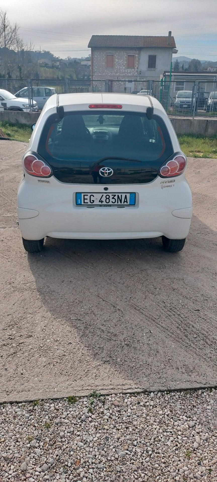 Toyota Aygo 1.0 12V VVT-i 5 porte Now Connect