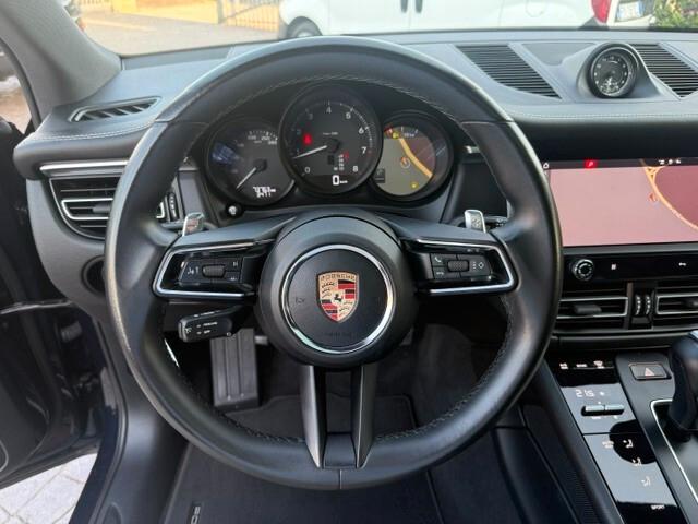 PORSCHE Macan 2.0