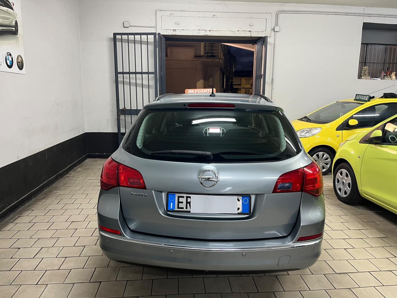 Opel Astra 1.4 Turbo 140CV Sports Tourer GPL 2014