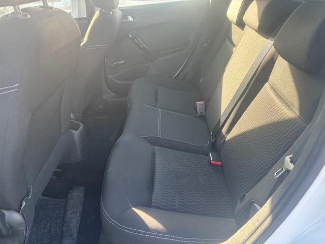 Peugeot 208 PureTech 82 5p. GPL Access