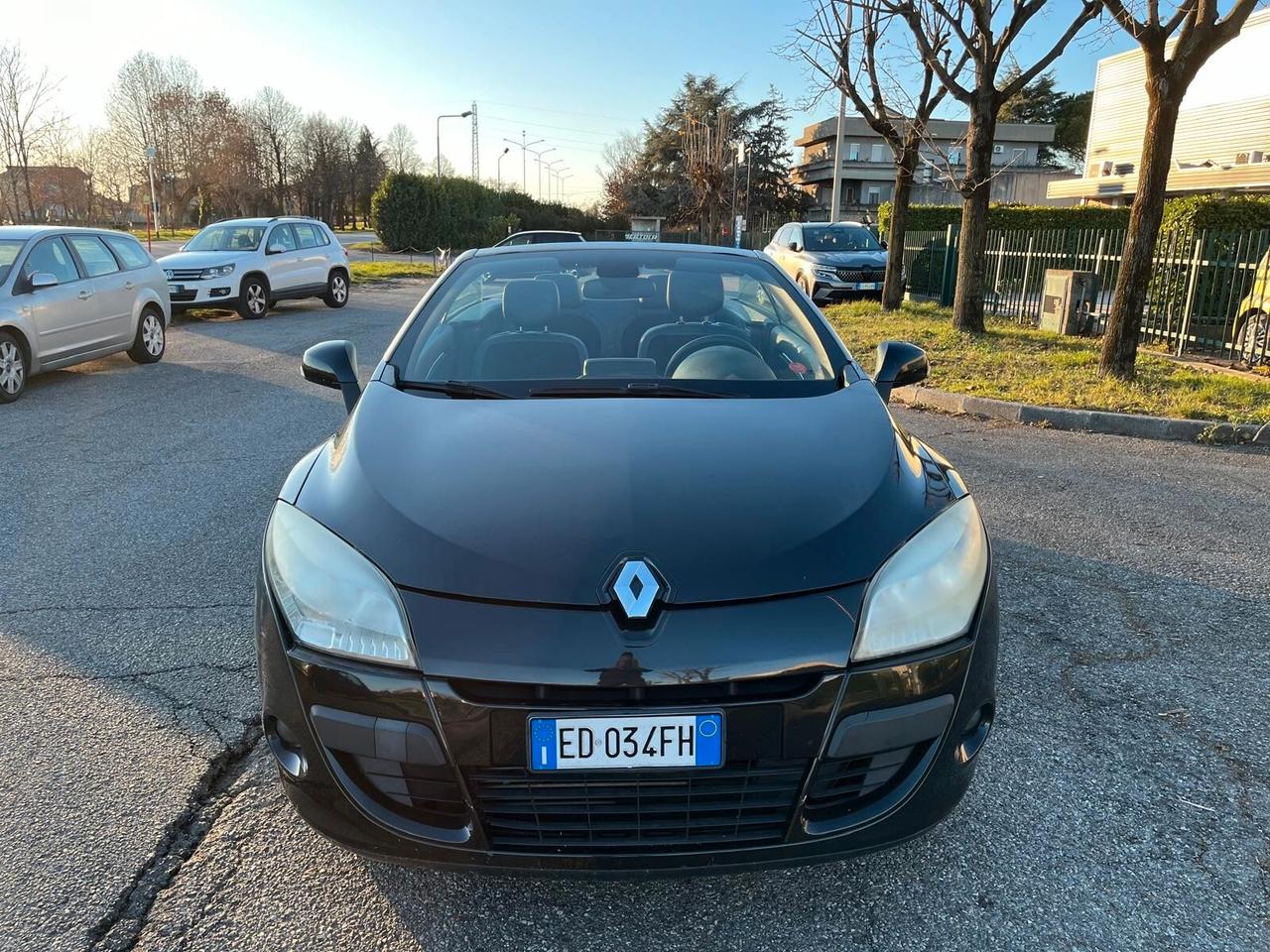 Renault Megane Mégane C-C 1.5 dCi 110CV EDC Luxe