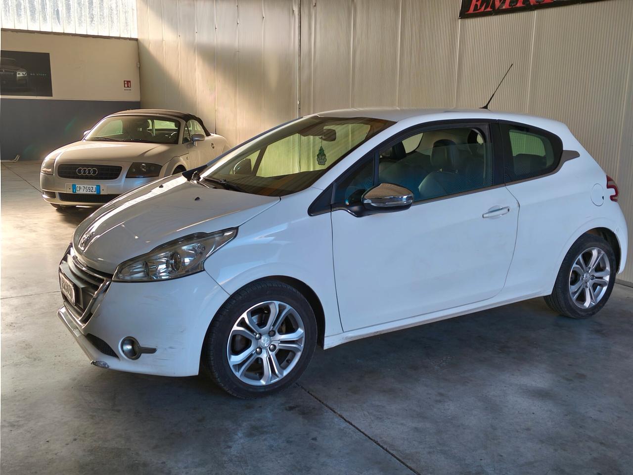 Peugeot 208 1.4 HDi 68 CV Allure