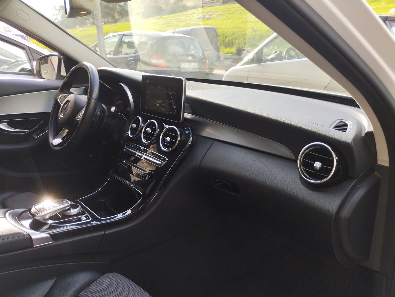 Mercedes-benz C 220 Premium