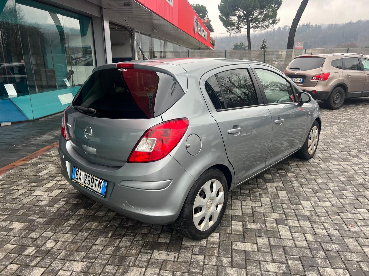Opel Corsa 1.2 Benzina 2010 E5 - NEOPATENTATI