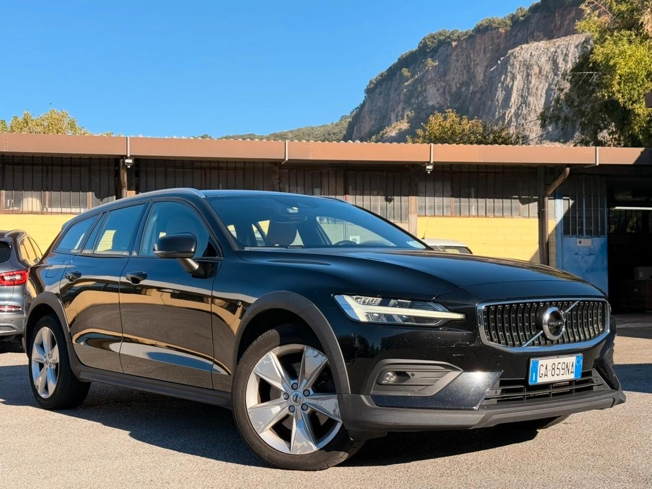 Volvo V60 Cross Country D4 AWD Geartronic Business Pro