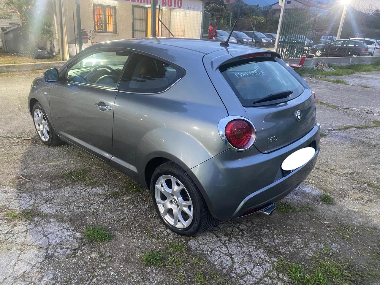 Alfa Romeo MiTo 1.6 JTDm-2 S&S Distinctive Sport Pack