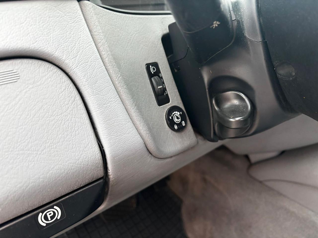 Mercedes-benz ML 320 AUT. GPL 7 POSTI ISCRITTO ASI BOLLO RIDOTTO ASSICURAZIONE STORICA UNICO PROPRIETARIO BELLISSIMO