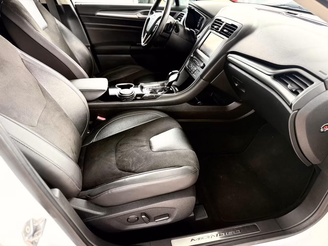 Ford Mondeo 2.0 TDCi 150 CVTitanium*NAVI*LED*PELLE*SENSORI
