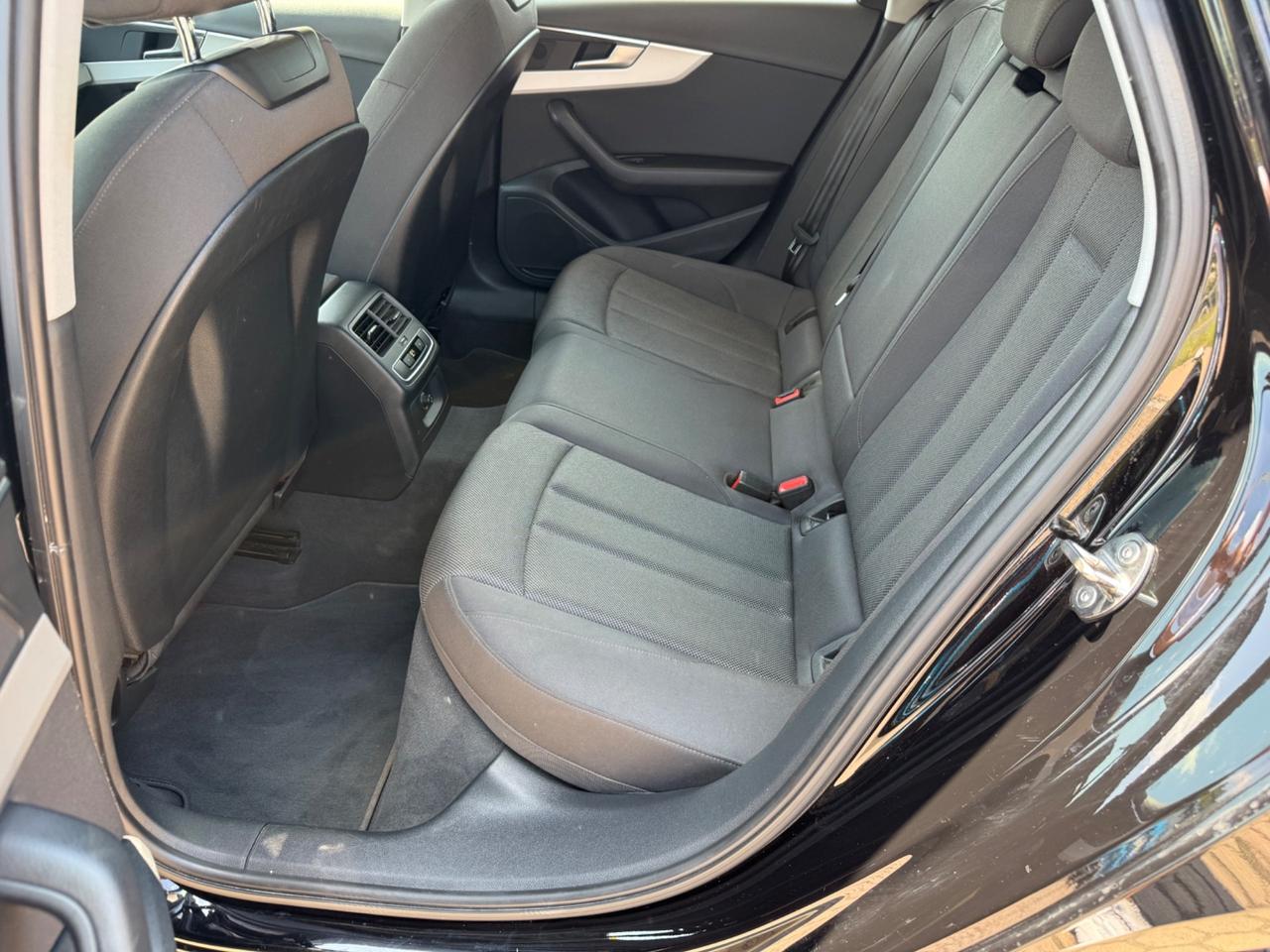 Audi A4 35 TDI/163 CV S tronic Business