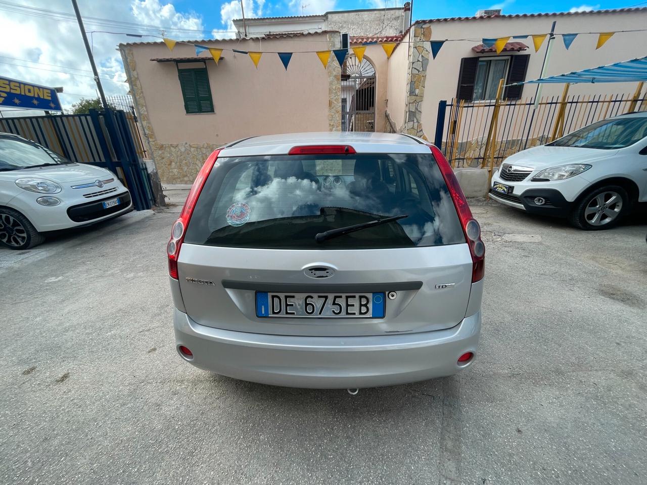 Ford Fiesta 1.4 TDCi 5p. Ghia