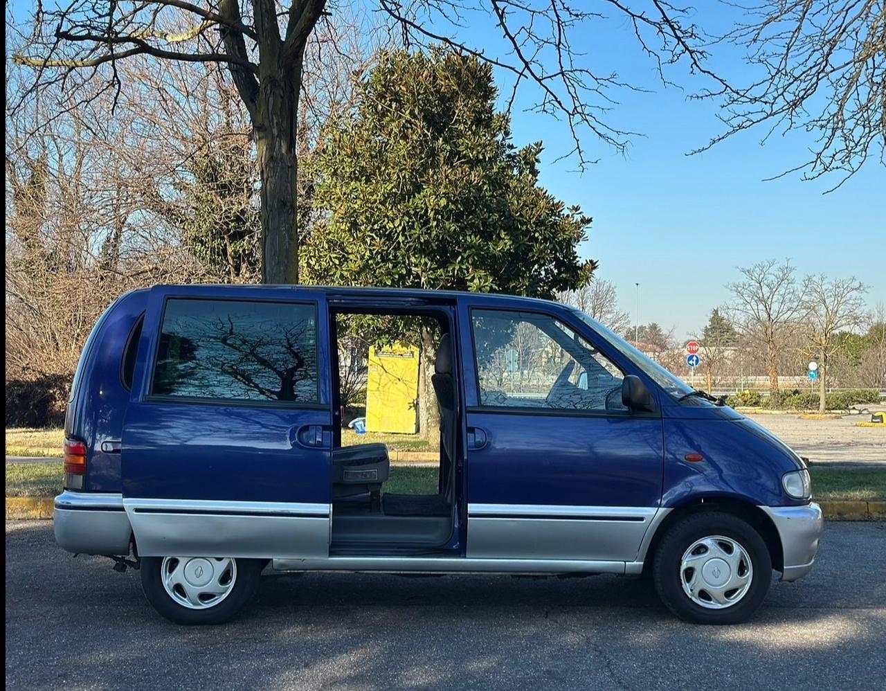 Nissan Serena 1.6i 16V cat 5 porte SLX
