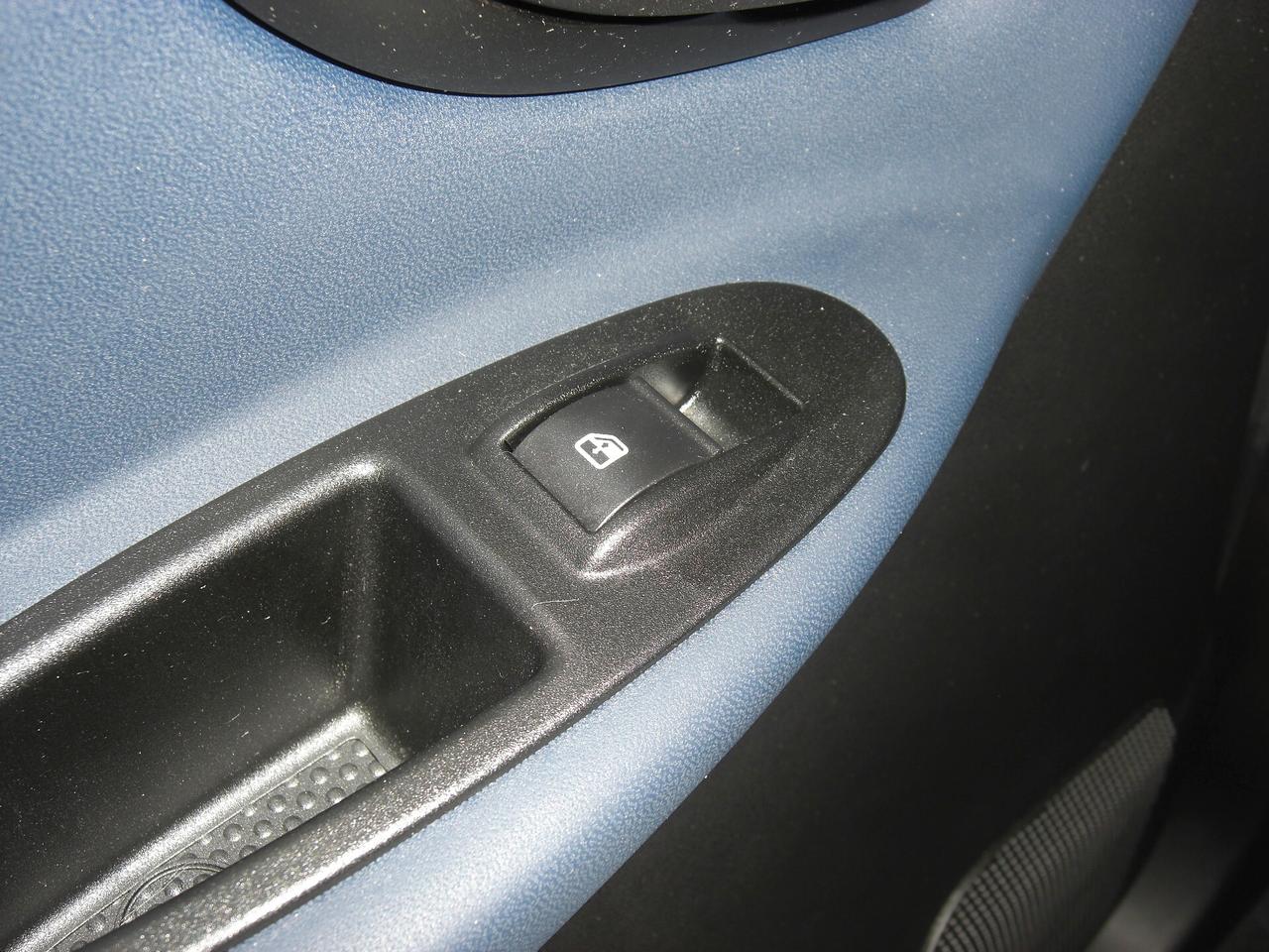 Lancia Ypsilon 1.0 FireFly 5 porte S&S Hybrid Platino