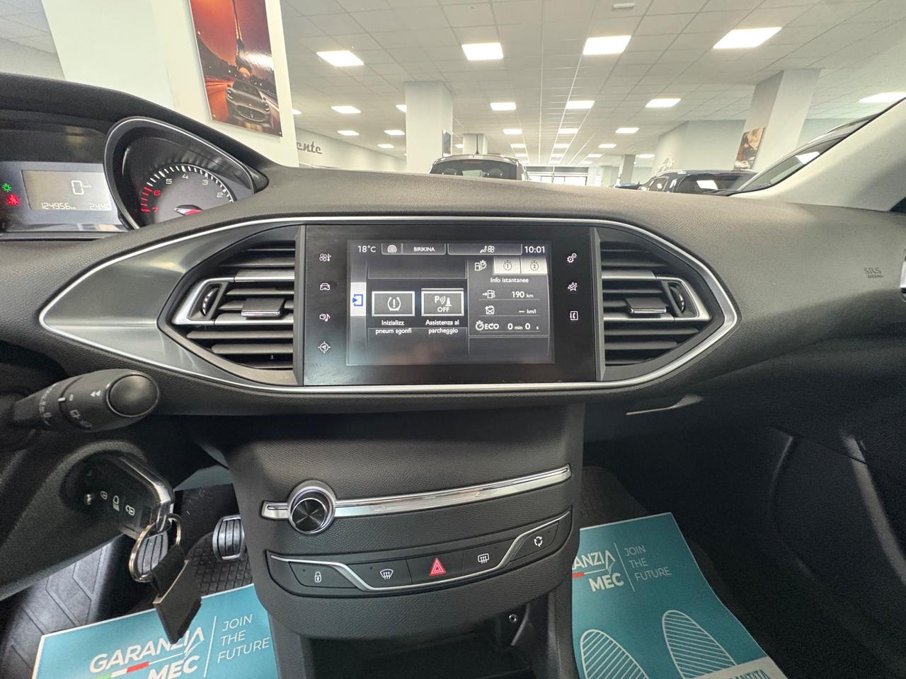 Peugeot 308 1.2 benzina 110cv 2016 neopatentati