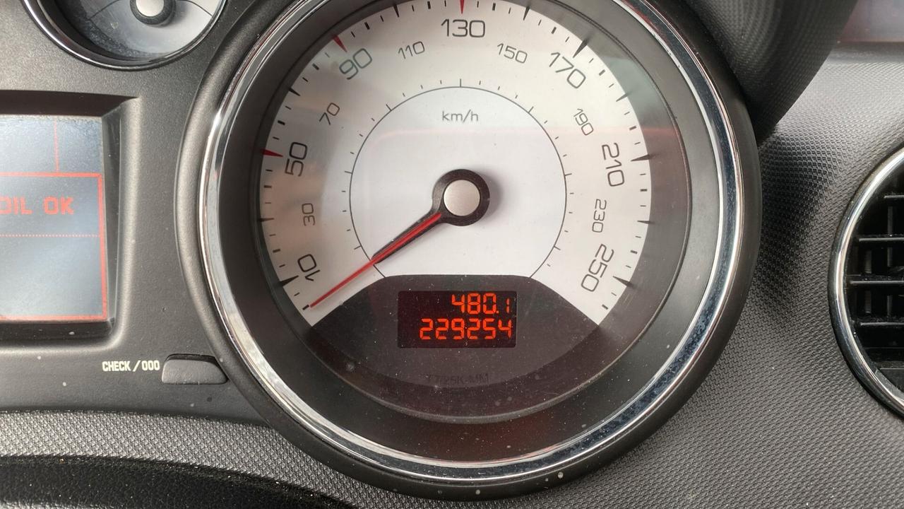 Peugeot 308 1.6 110 CV TD