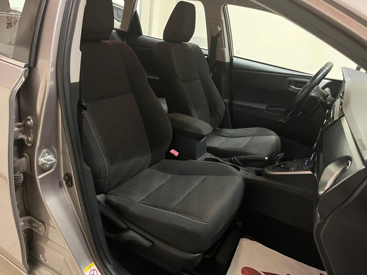 Toyota Auris 1.8 Hybrid Lounge