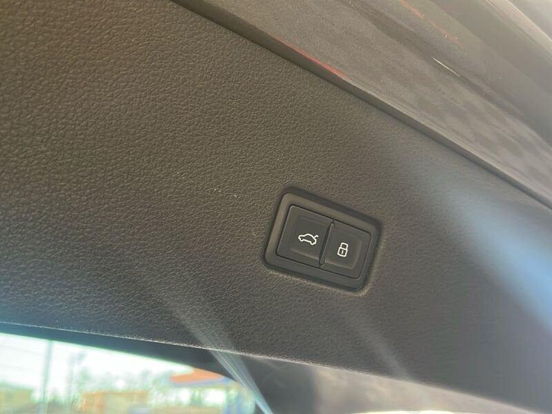 Audi Q8 50 TDI 210kW quattro tip. S Line Edition Black pack