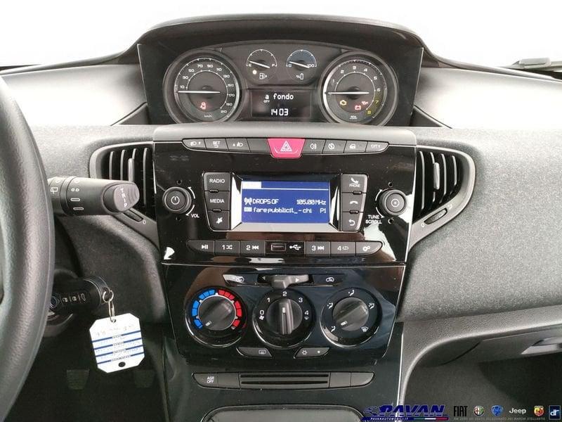 Lancia Ypsilon 1.0 Hybrid 70cv Silver