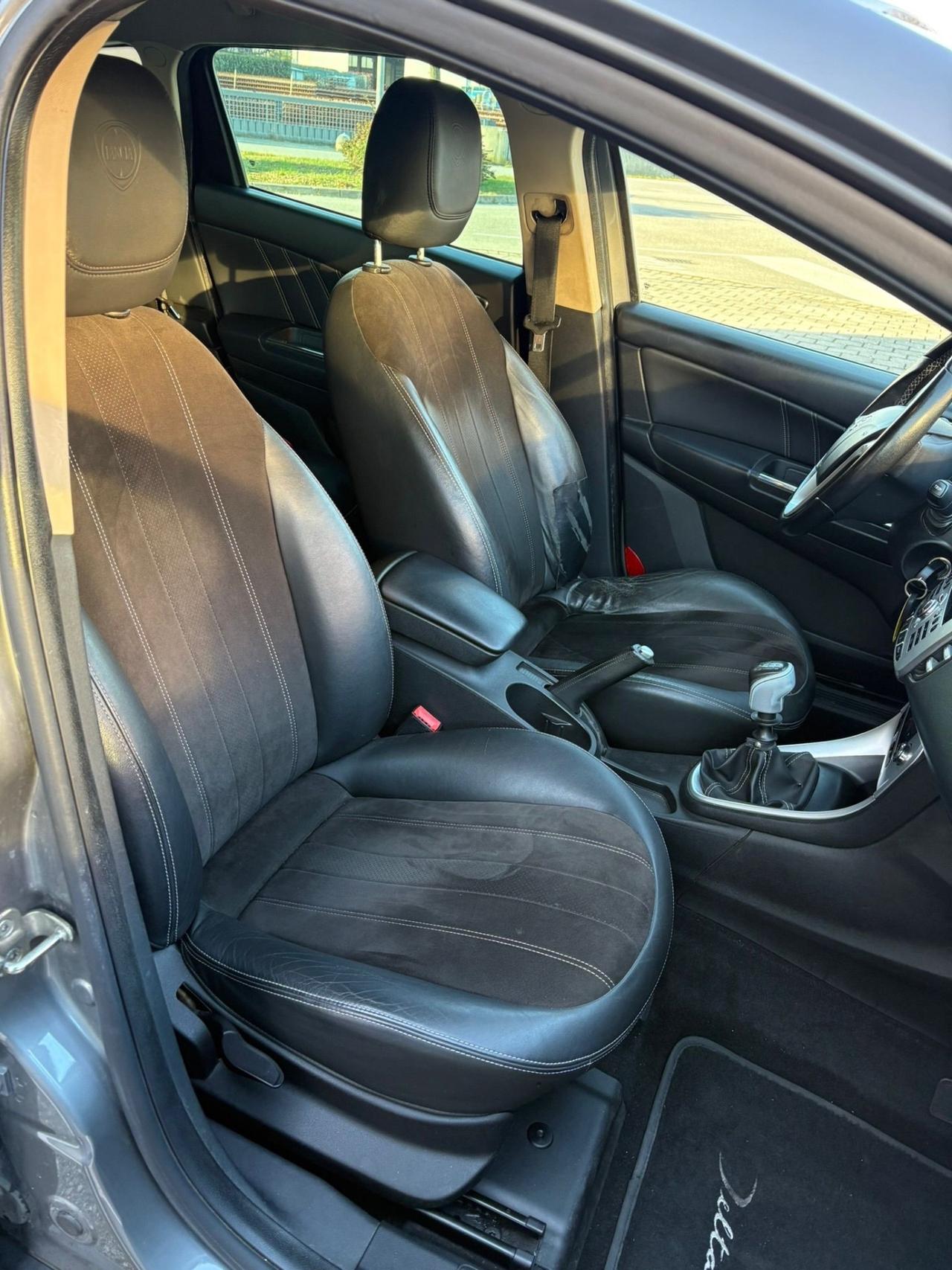 Lancia Delta 1.6 MJT DPF 105 CV Gold