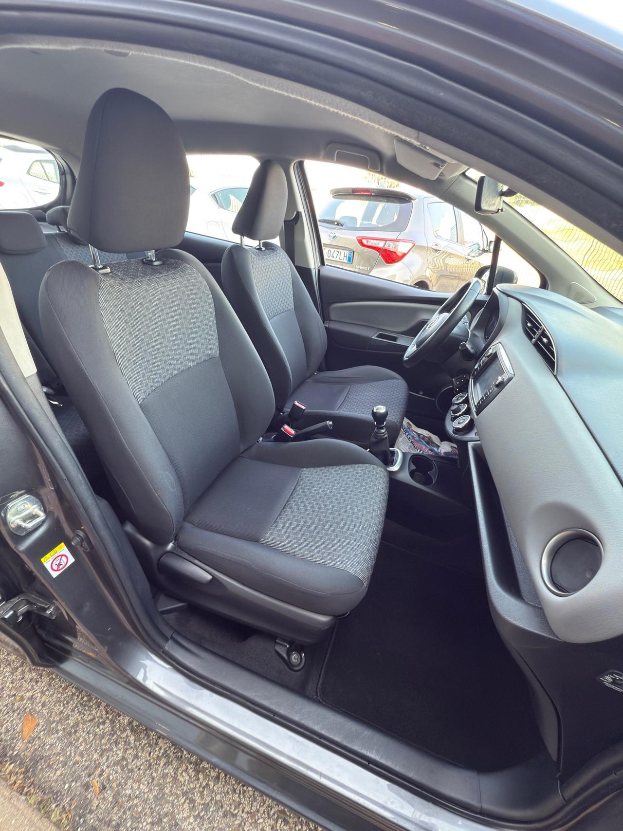 Toyota Yaris 1.4 D-4D 5 porte Active my16"