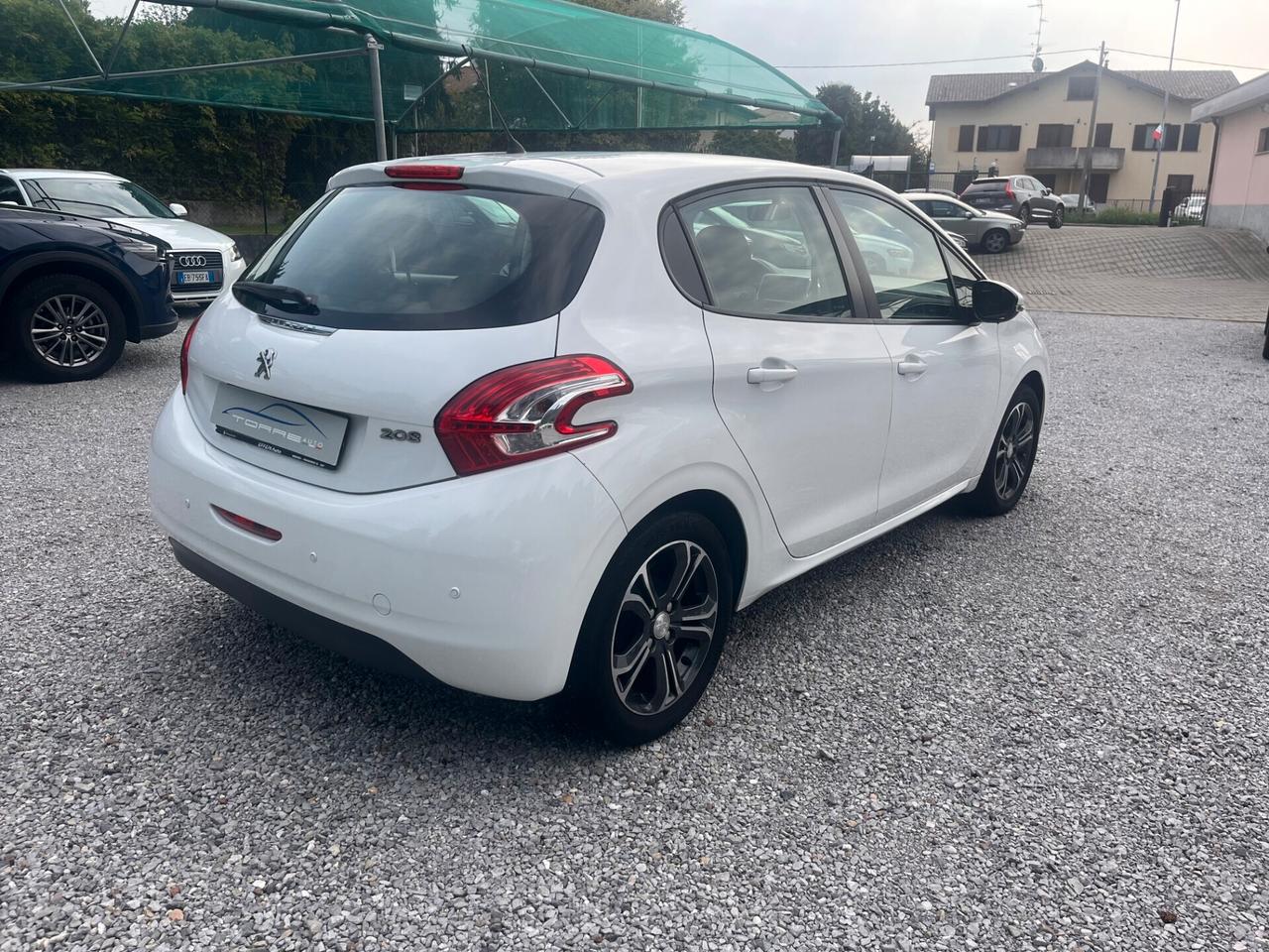 Peugeot 208 PureTech 82 5 porte Allure NEOPATENTATI