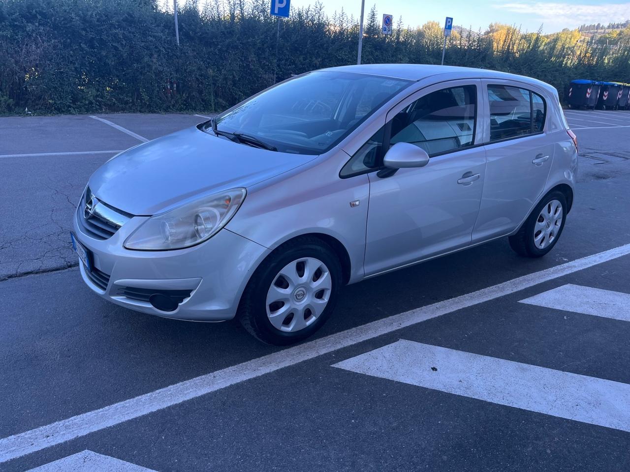 Opel Corsa 1.2 5 porte Cosmo 2009 164.000 KM