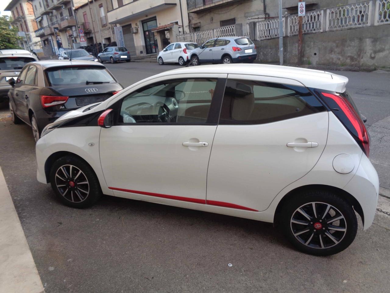 Toyota Aygo Connect 1.0 VVT-i 72 CV x-wave (Finanziabile)