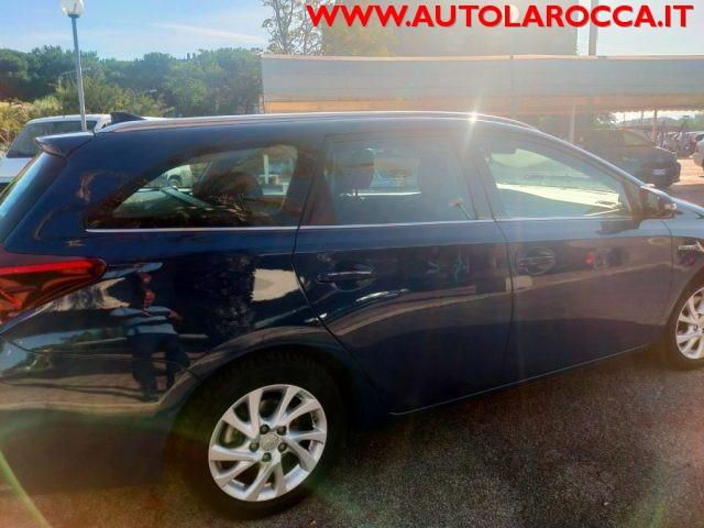 TOYOTA Auris Touring Sports 1.8 Hybrid Lounge