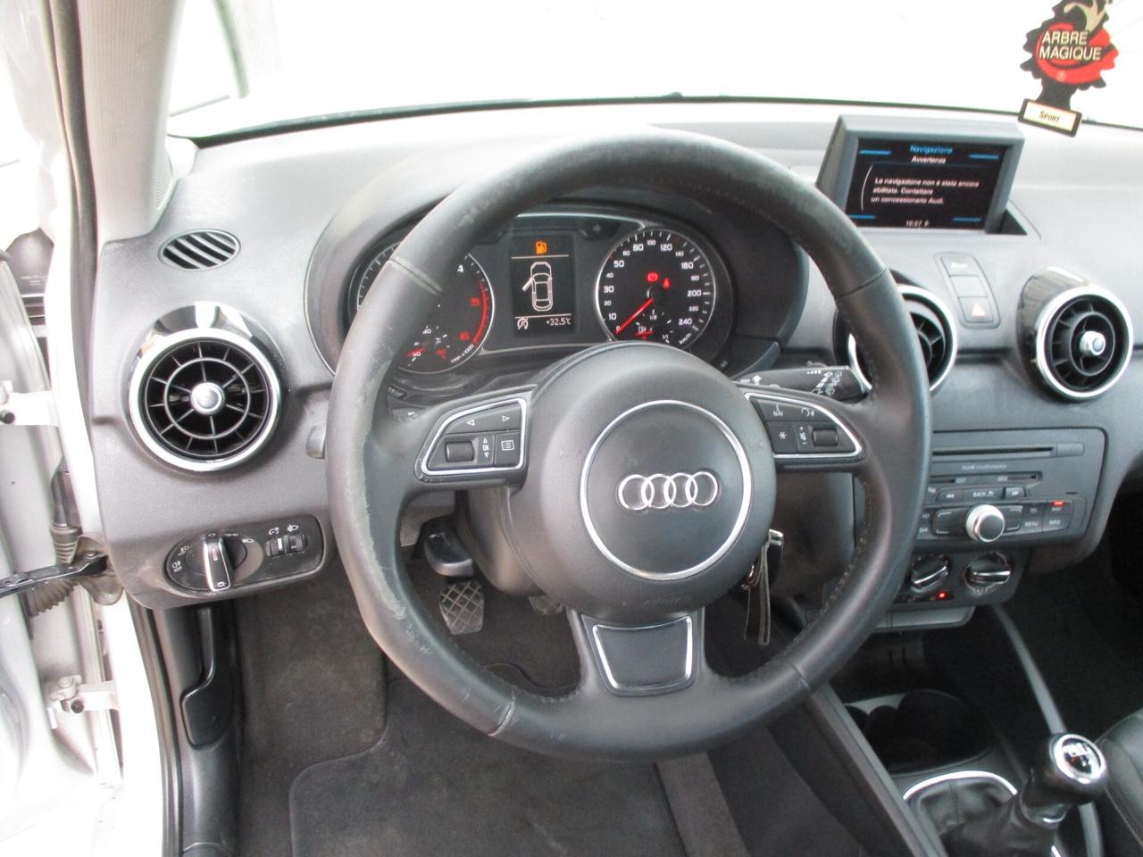 Audi A1 1.6 TDI 105 CV MOLTO BELLA 2012