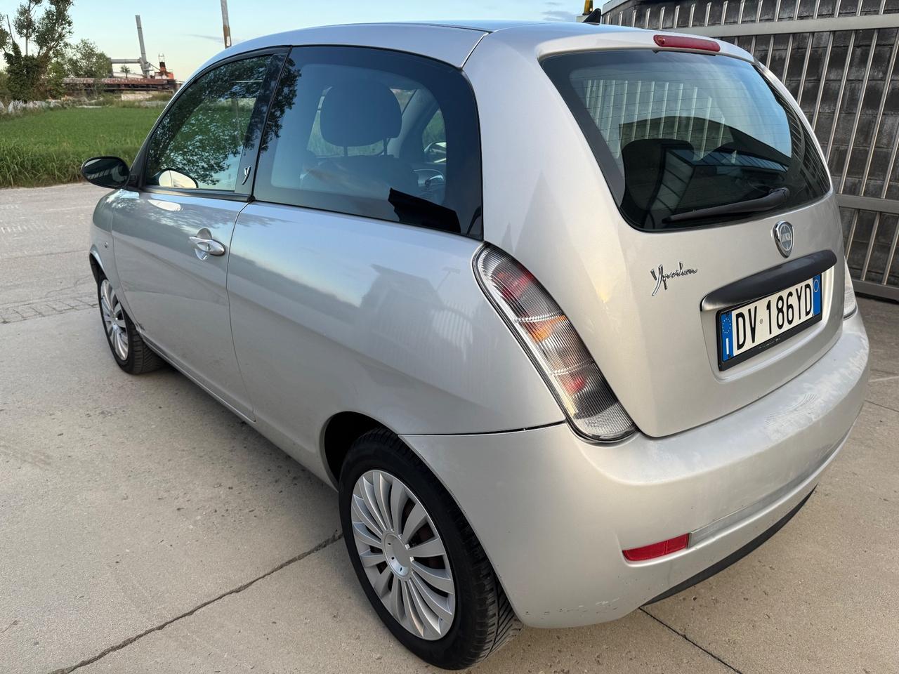 Lancia Ypsilon 1.4 16V Oro