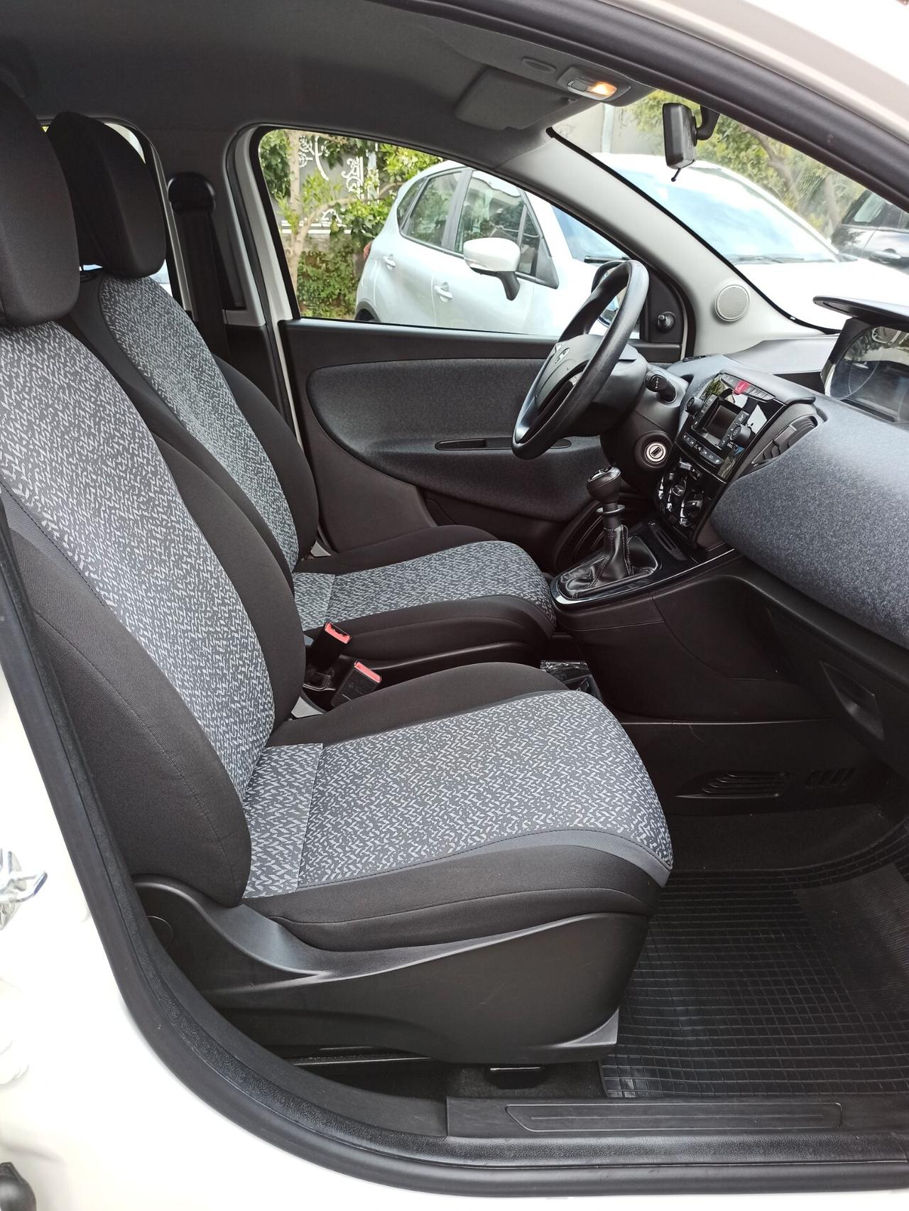Lancia Ypsilon 1.2 69 CV 5 porte GPL Ecochic Elefantino Blu