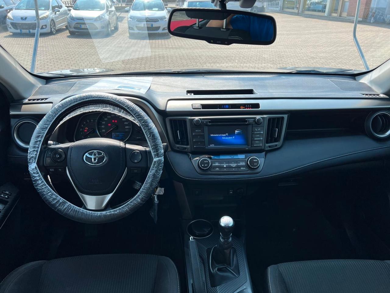 Toyota RAV 4 RAV4 2.0 D-4D 2WD Style White Ed.