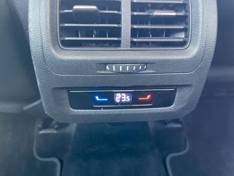 Volkswagen Touran 1.5 TSI ACT DSG MOVE Camera ACC Navi Cockpit 16"