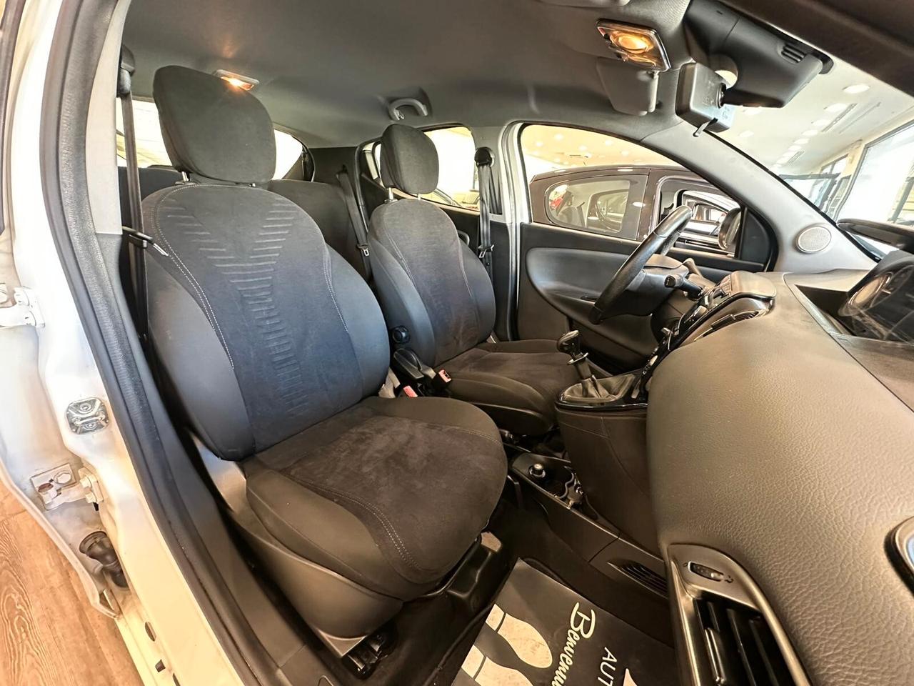 Lancia Ypsilon 0.9 TwinAir 85 CV 5 porte Metano Ecochic Gold