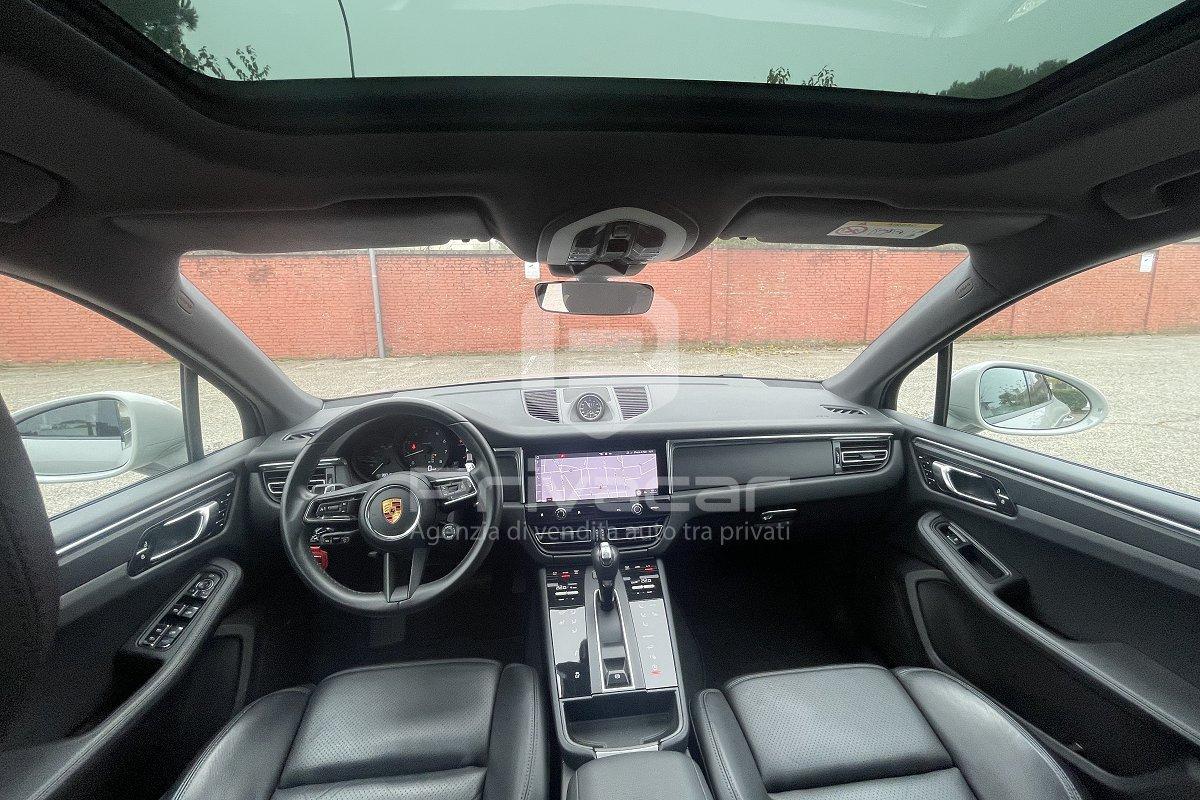 PORSCHE Macan 2.0