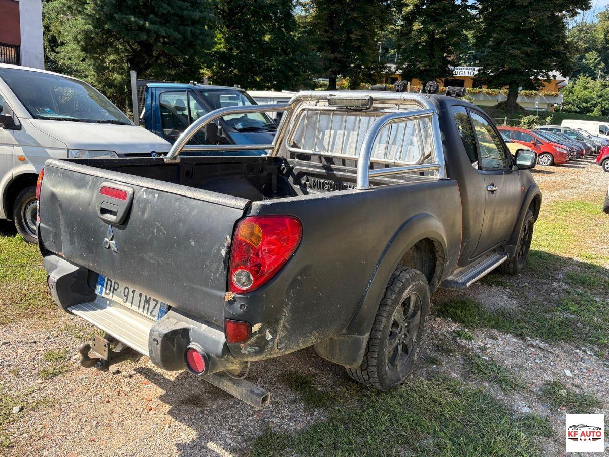MITSUBISHI - L200 c.cab 2.5 di-d Intense