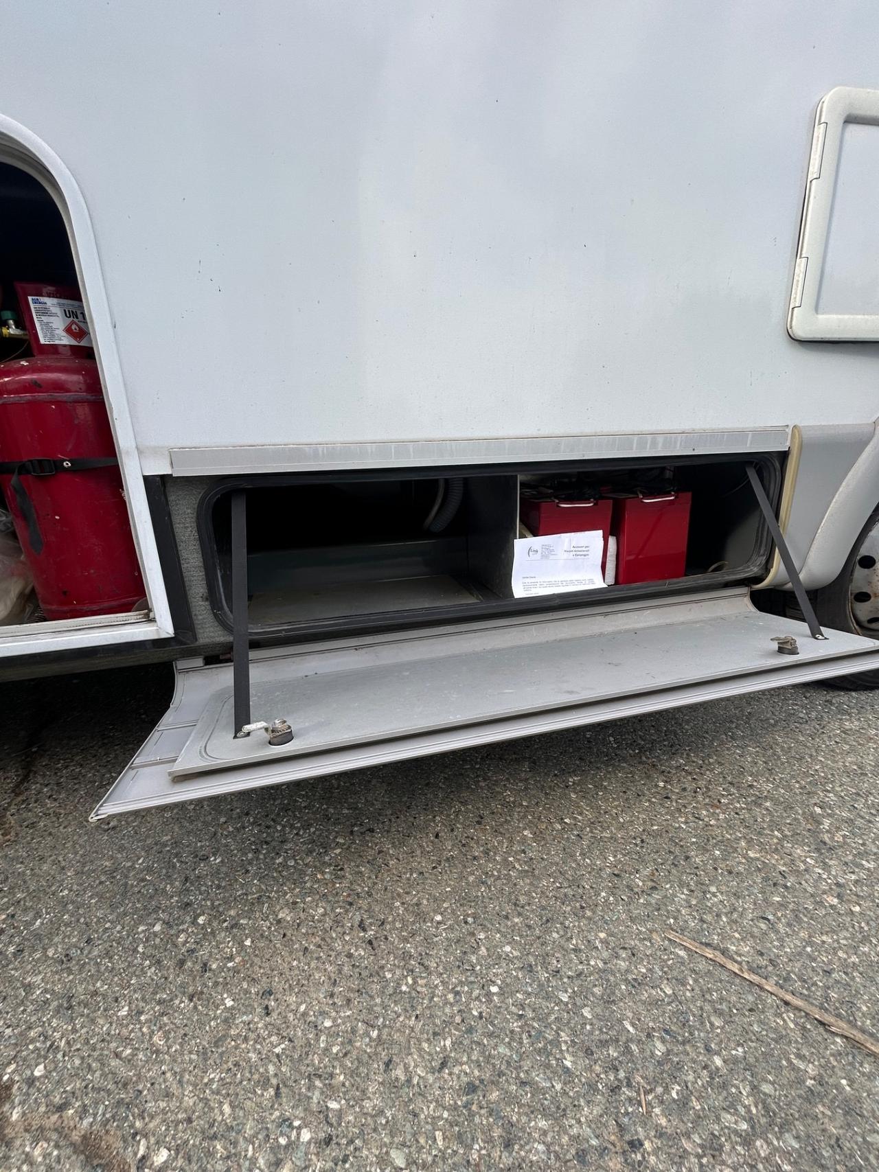 054 motorhome KNAUSS sunliner del 2006 in saldo