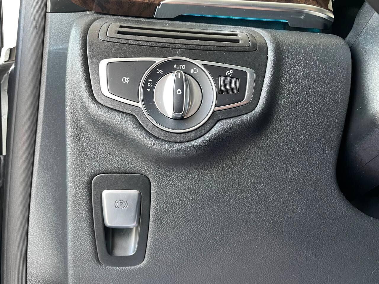 Mercedes V 250 - Automatic Premium Long - 8 POSTI