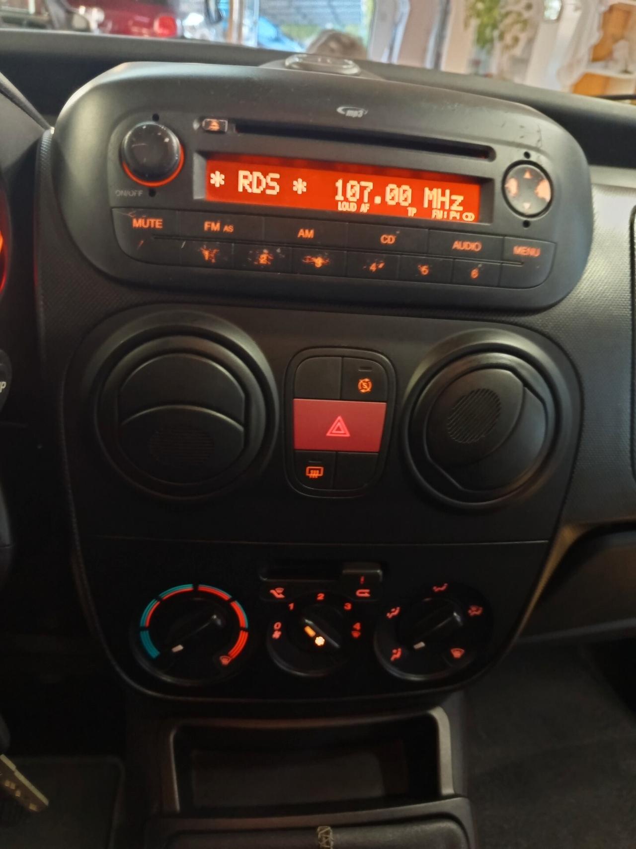 Fiat Qubo 1.3 MJT 75 CV Trekking ok neopatentati