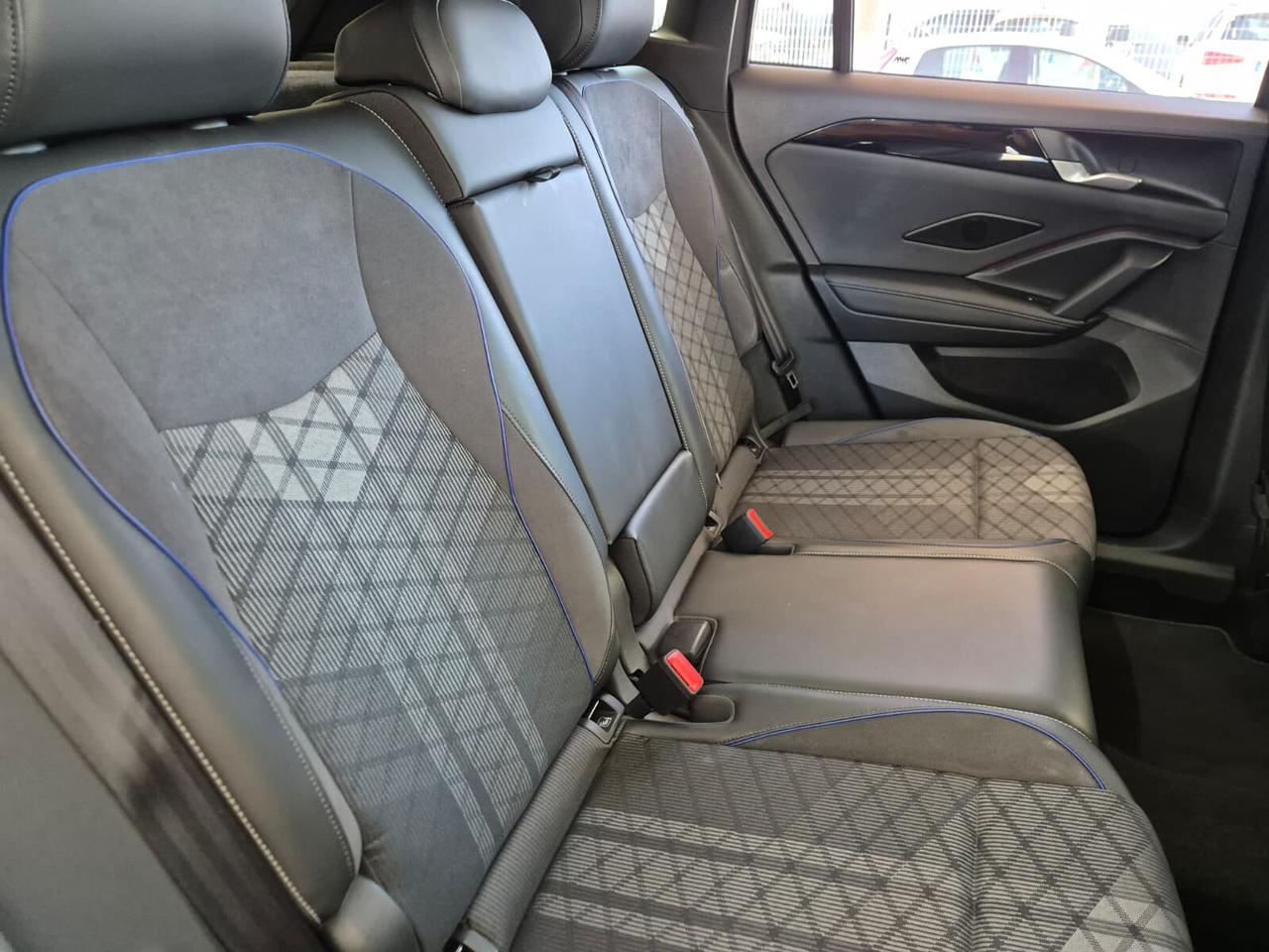 Volkswagen Tiguan R-Line TDI 150 CV DSG