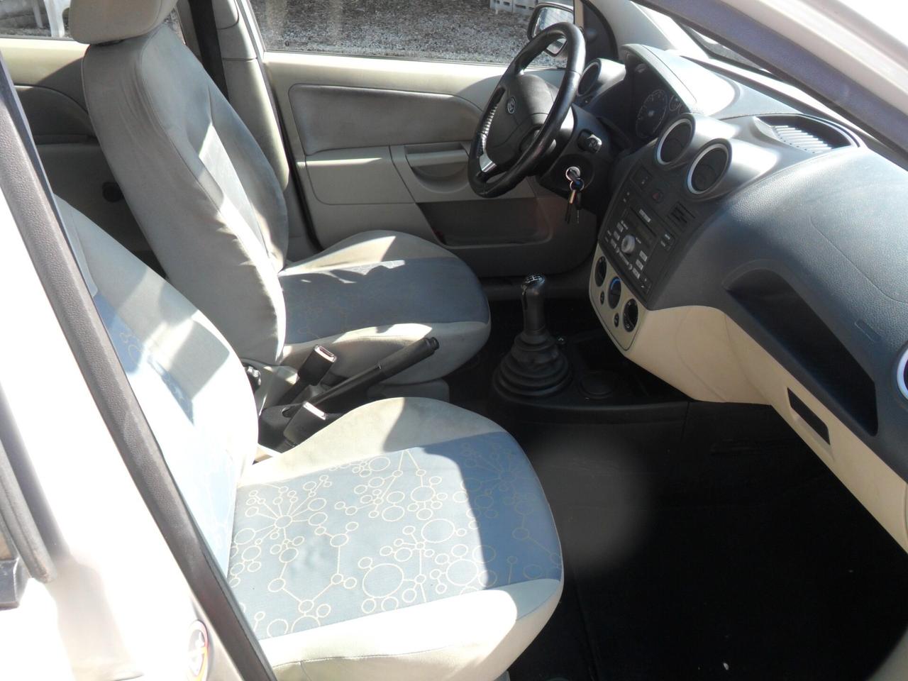 Ford Fiesta 1.2 16V 5p. Ghia