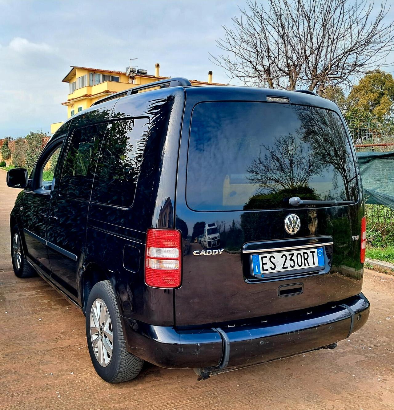 Volkswagen Caddy TDI PIANALE RIBASSATO E SEDILE GIREVOLE UNIPRO TRASPORTO DISABILI