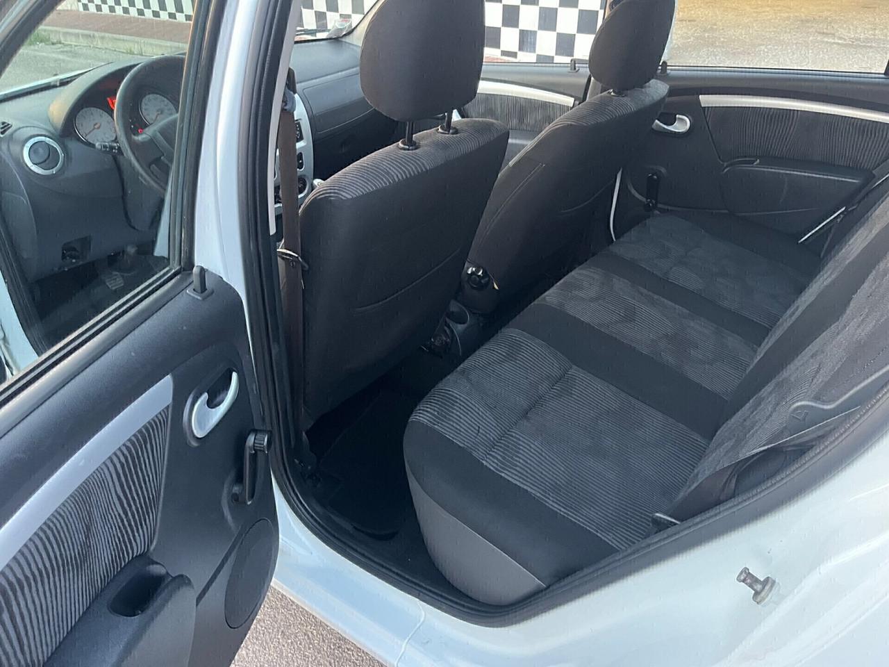 Dacia Sandero 1.4 8V GPL Lauréate Unipro 2009