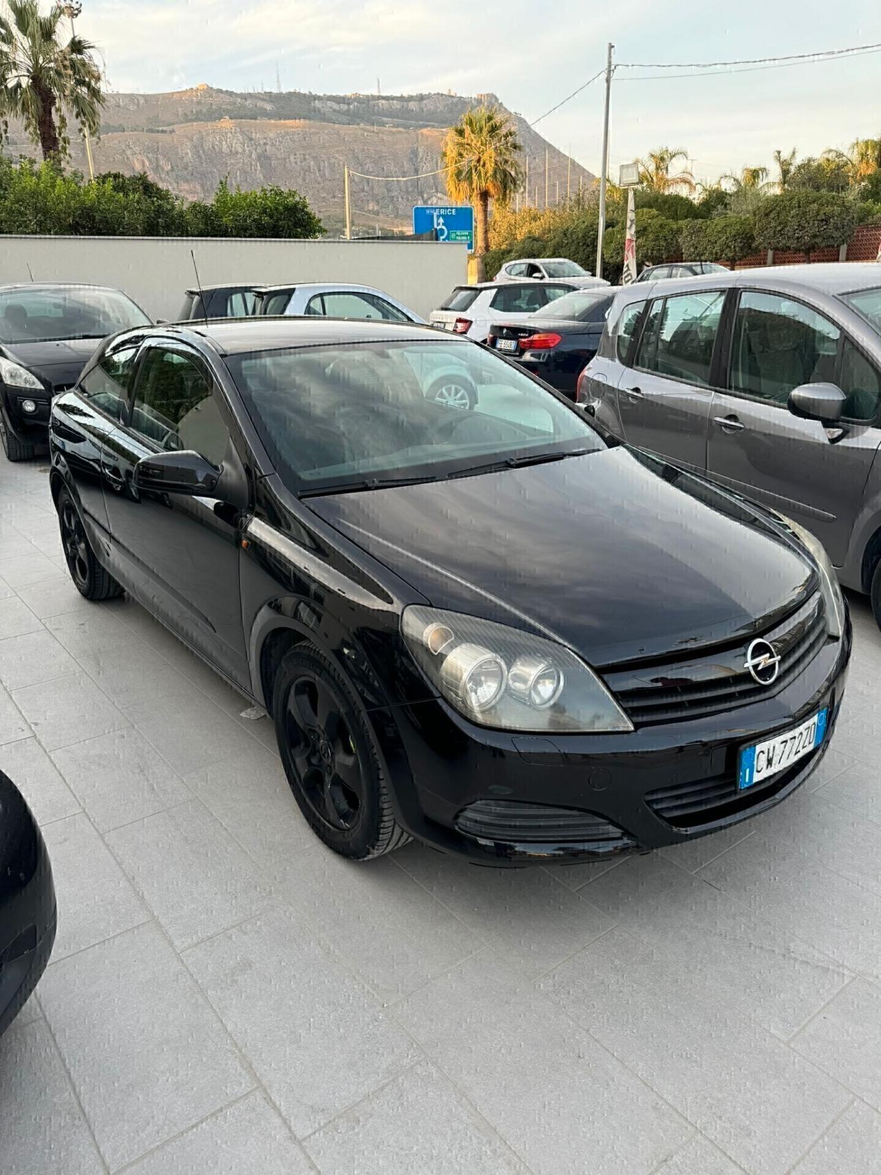 Opel Astra GTC 1.7 CDTI 101CV 3 porte Cosmo