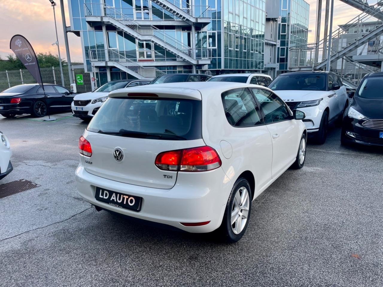 Volkswagen Golf 1.6 TDI DPF 3p. Highline