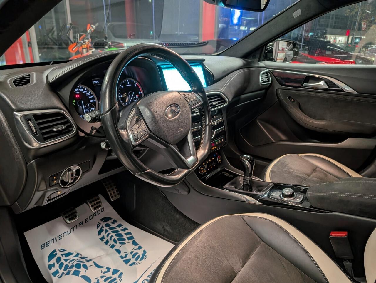 Infiniti Q30 1.5 diesel Sport Black